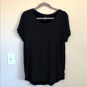 Black and white polkadot tshirt